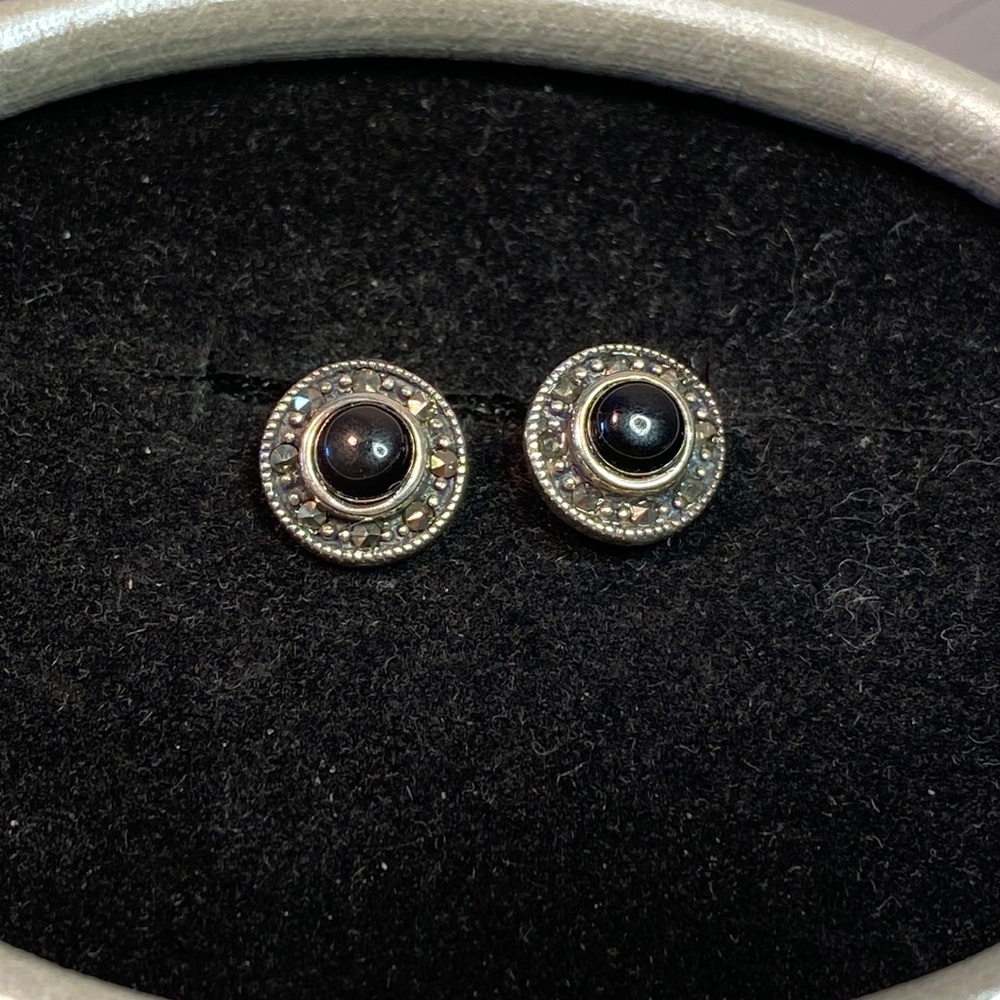 Vintage Dainty Natural Thailand Marcasite & Round Onyx Sterling Silver earrings